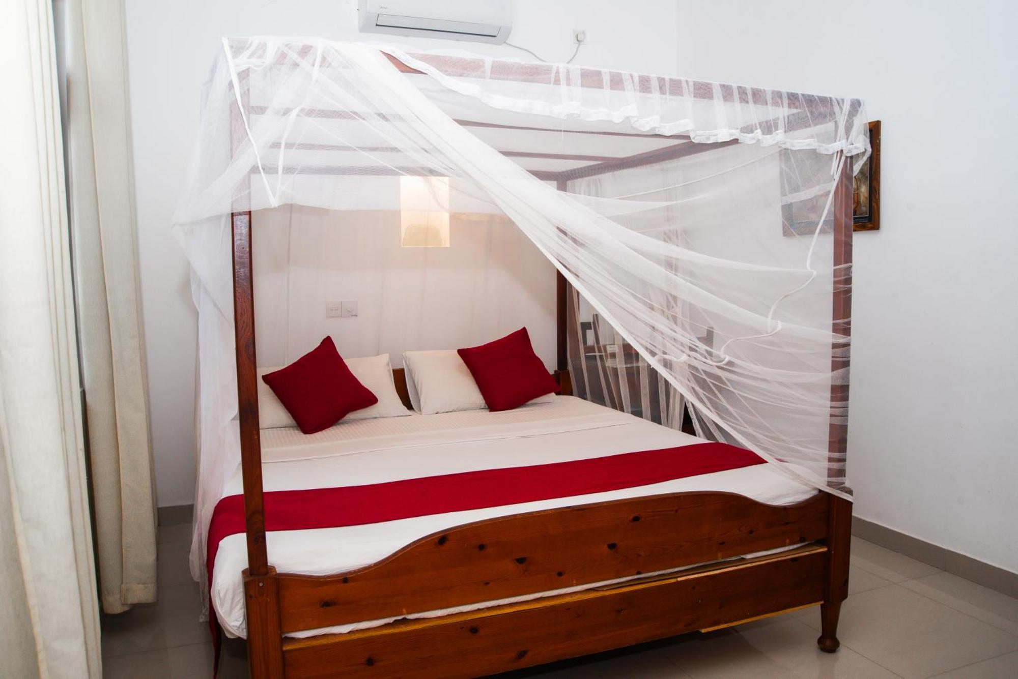 Angel Inn Guest House Негомбо Экстерьер фото