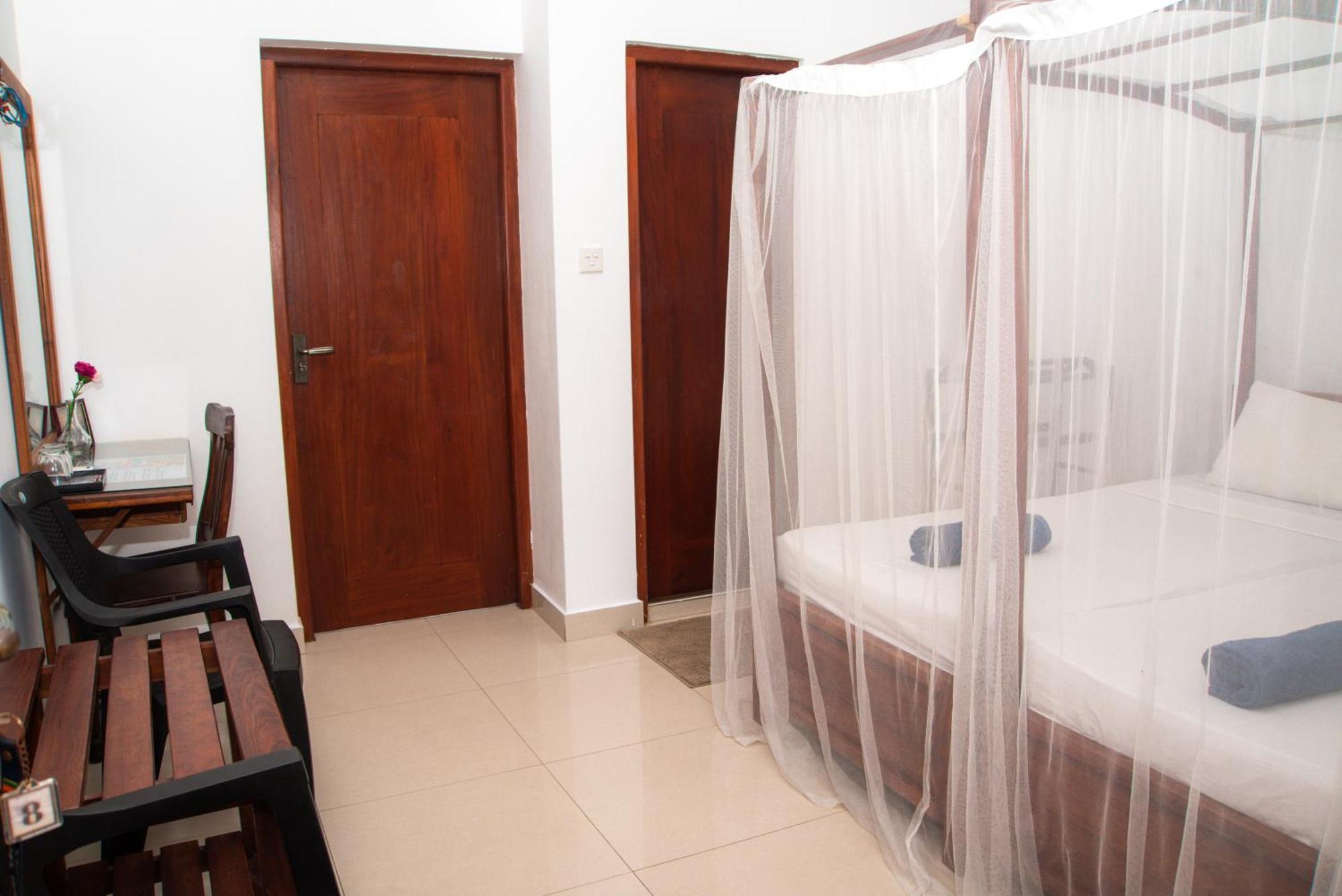 Angel Inn Guest House Негомбо Экстерьер фото