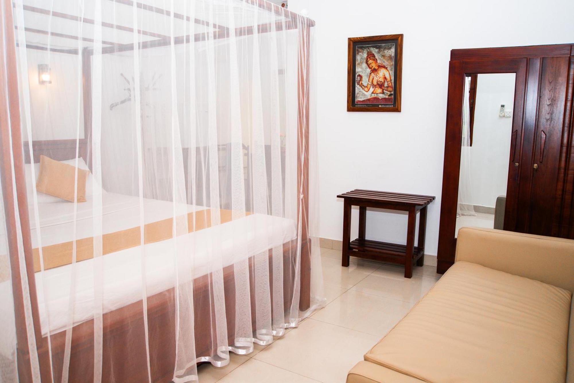 Angel Inn Guest House Негомбо Экстерьер фото