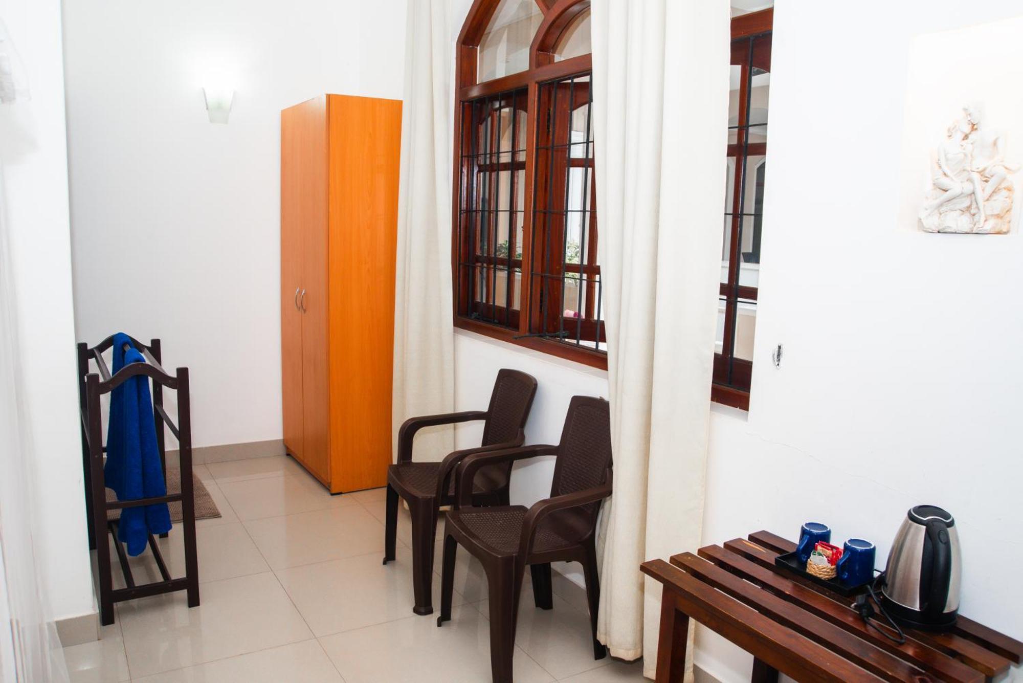 Angel Inn Guest House Негомбо Экстерьер фото