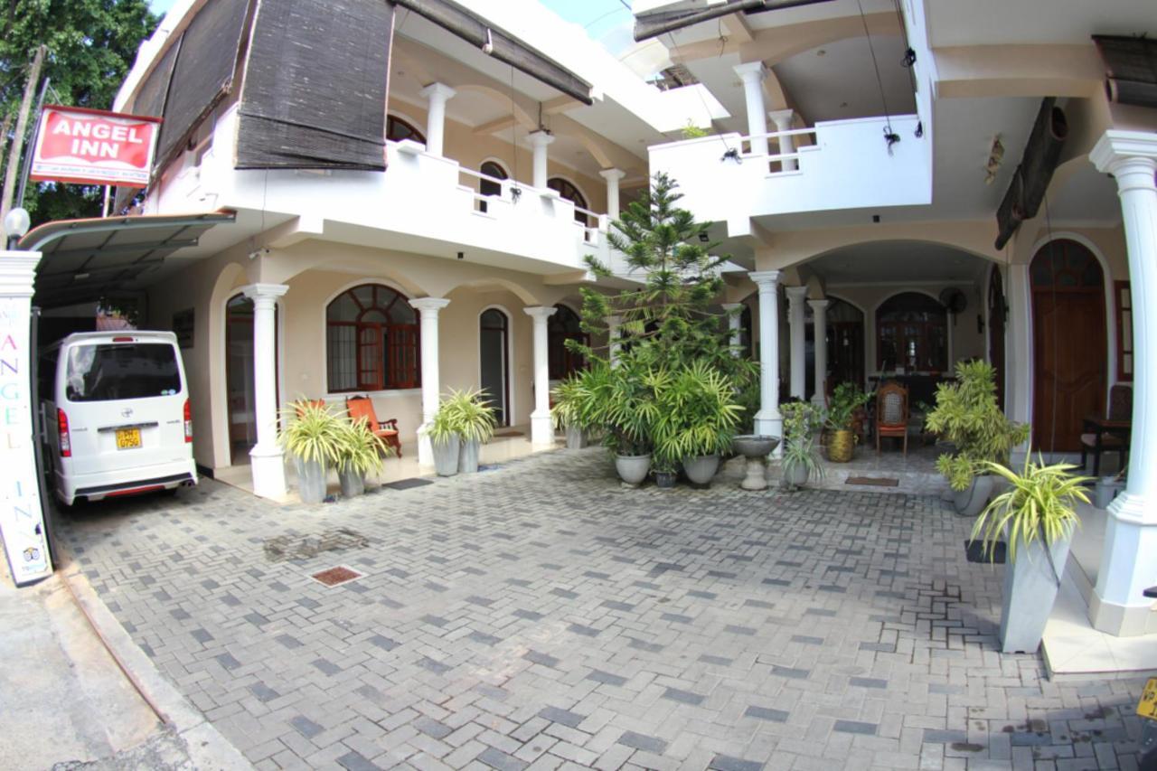 Angel Inn Guest House Негомбо Экстерьер фото