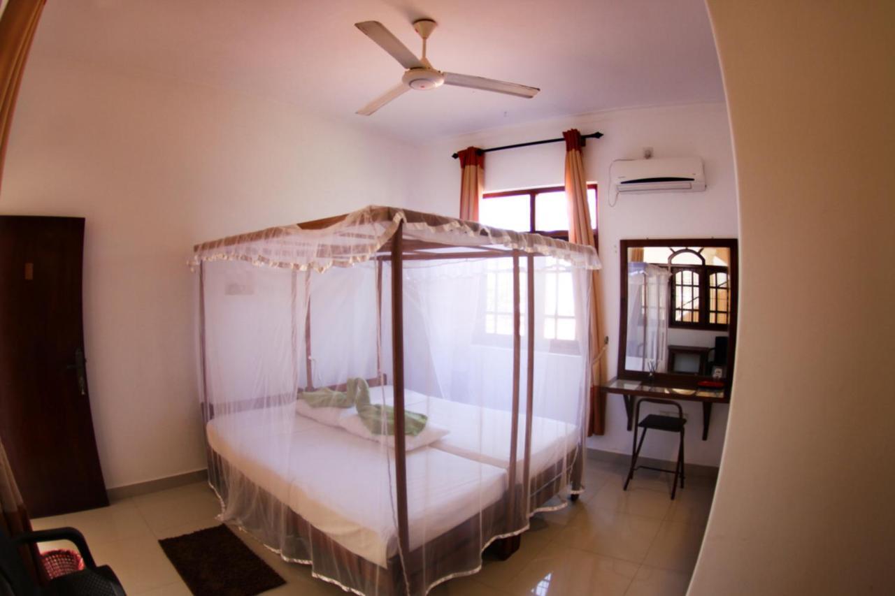 Angel Inn Guest House Негомбо Экстерьер фото