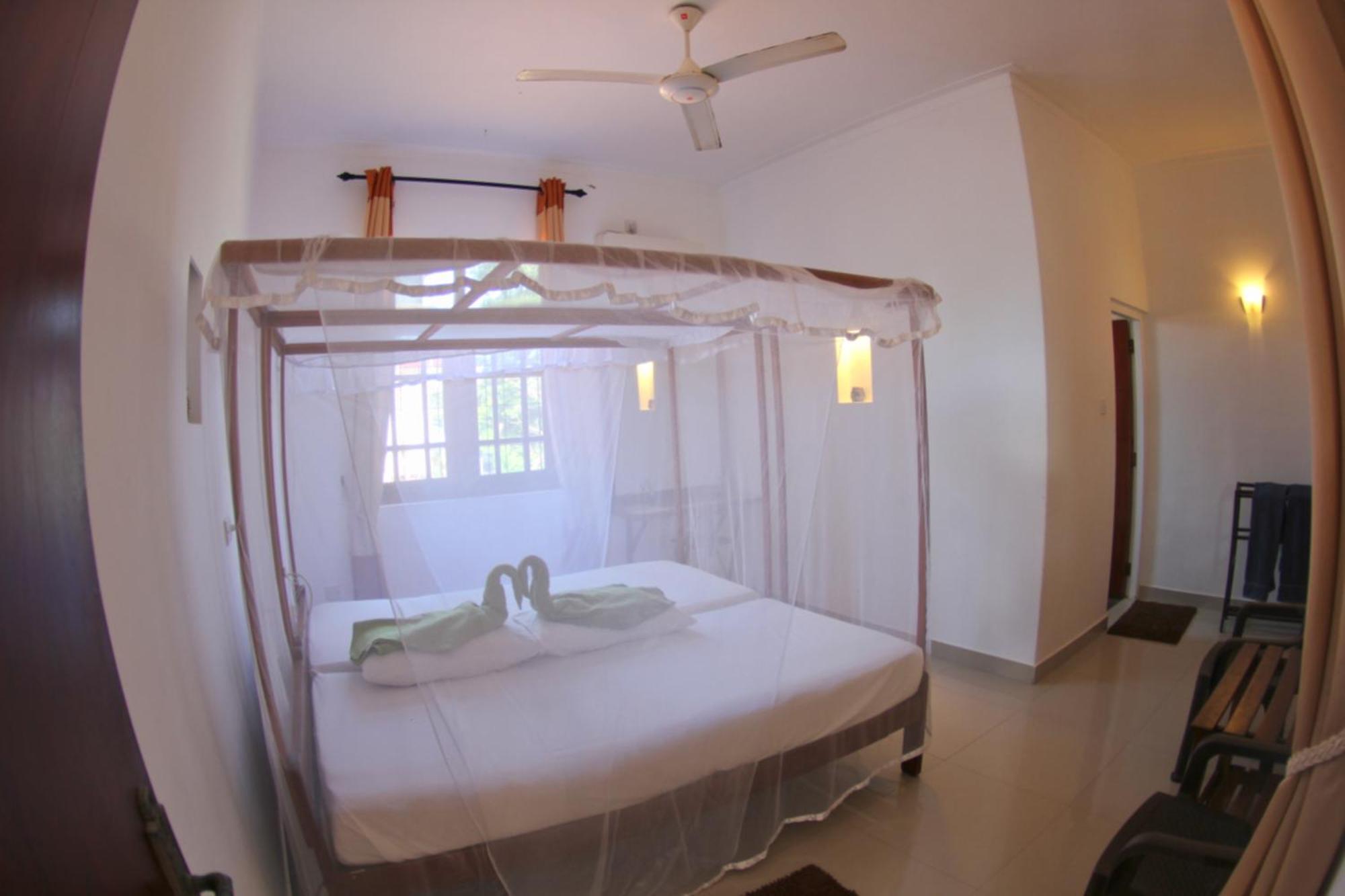 Angel Inn Guest House Негомбо Экстерьер фото